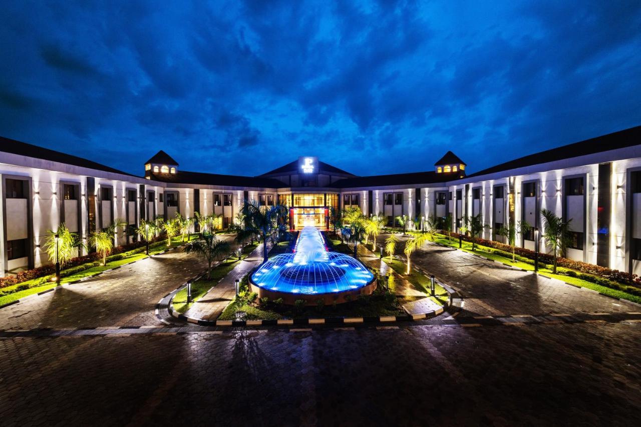 Imperial Plaza Hotel & Resort ジュバ エクステリア 写真