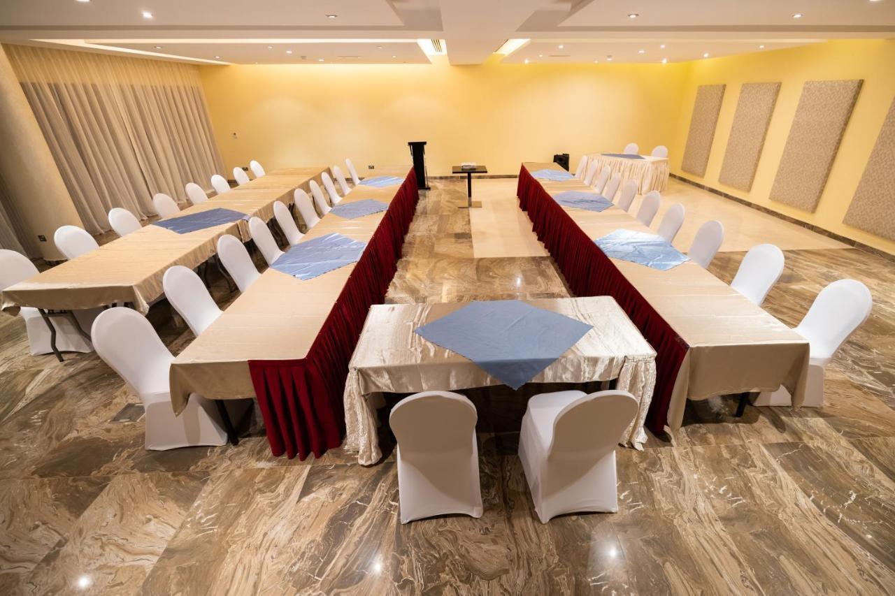 Imperial Plaza Hotel & Resort ジュバ エクステリア 写真