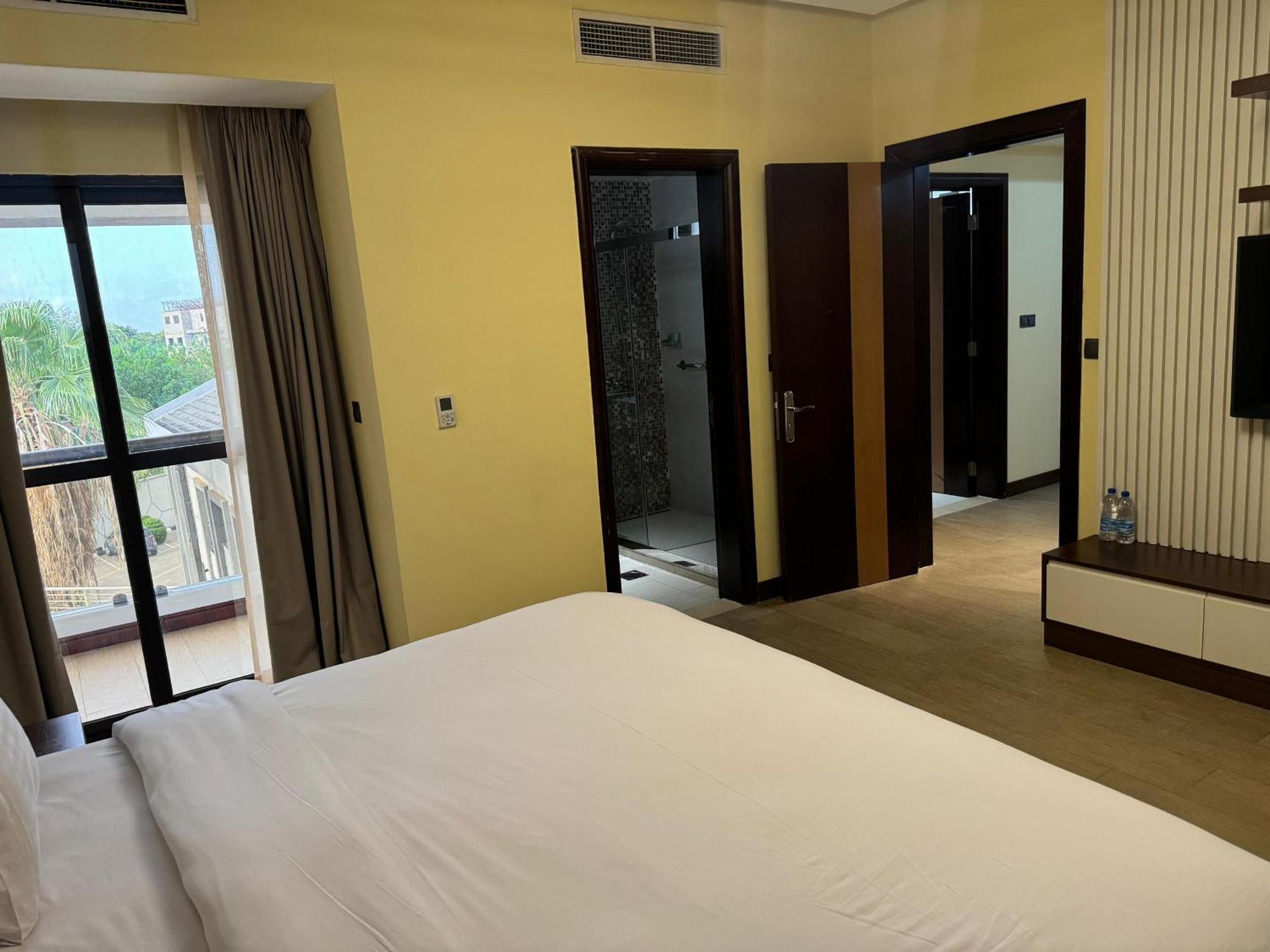 Imperial Plaza Hotel & Resort ジュバ エクステリア 写真
